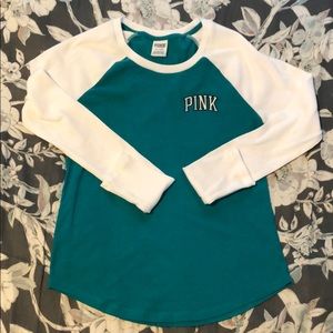 PINK Victoria’s Secret long-sleeve top.